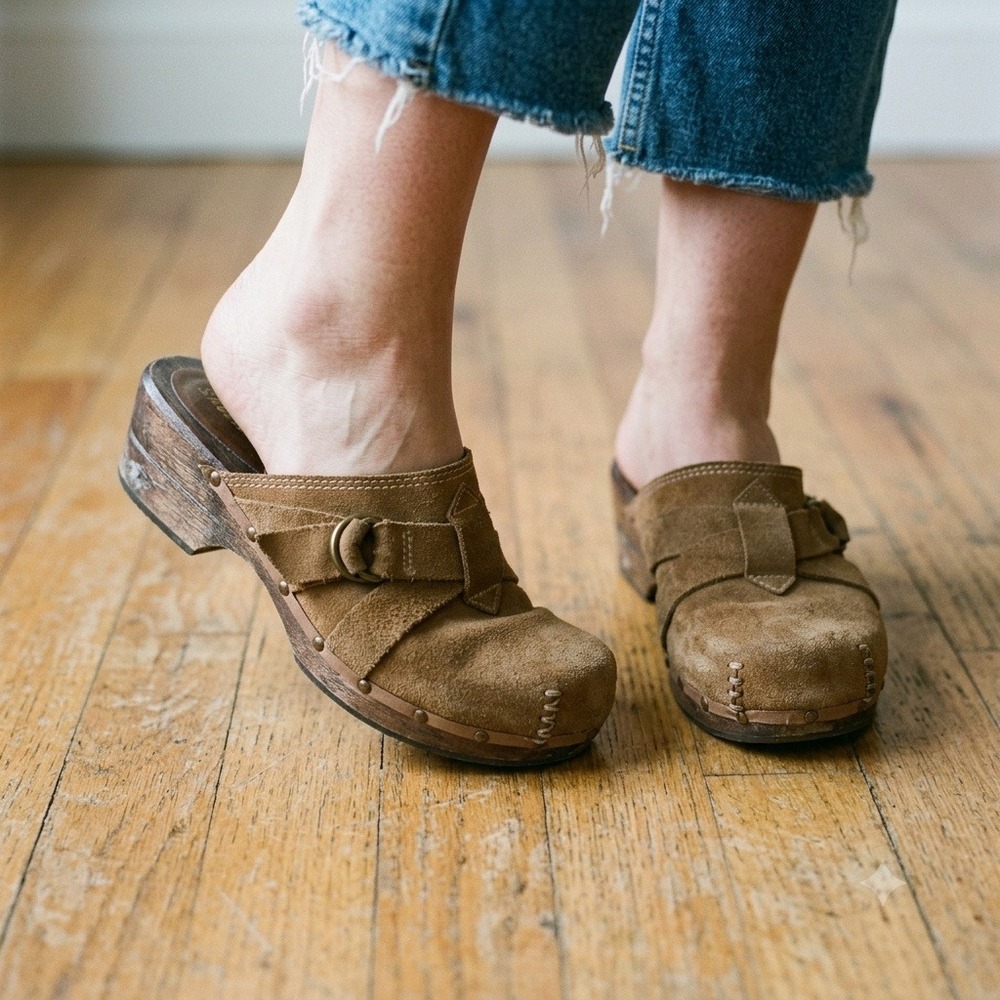 Vintage 90s Skechers Womens Clogs 9 Tan Suede Buckle Platform Mules Boho Retro